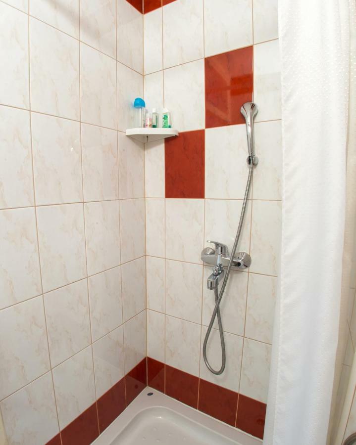Yellow Lily Mostar Apartman Luaran gambar