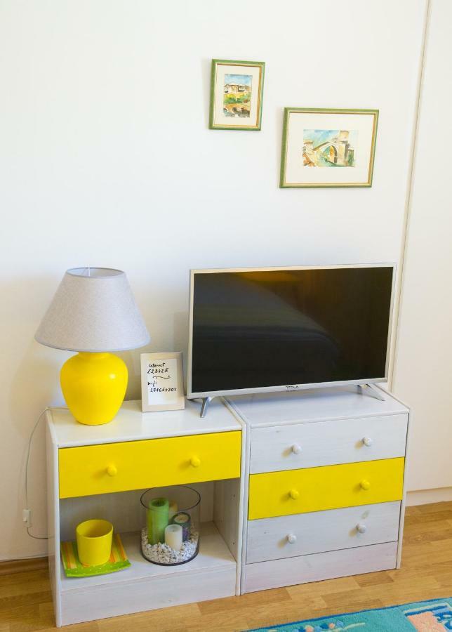 Yellow Lily Mostar Apartman Luaran gambar