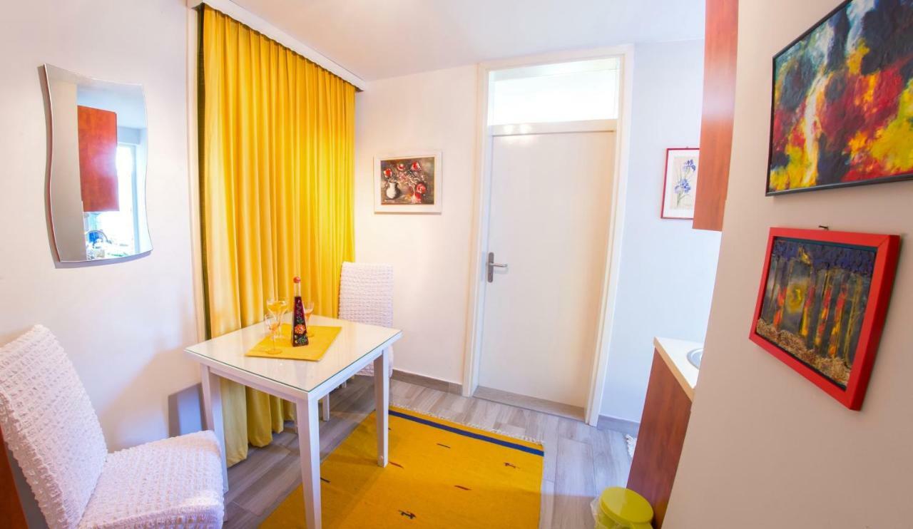 Yellow Lily Mostar Apartman Luaran gambar